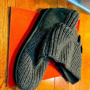 UGG CARDY KNIT BUTTON GRAY BOOTS - NEW